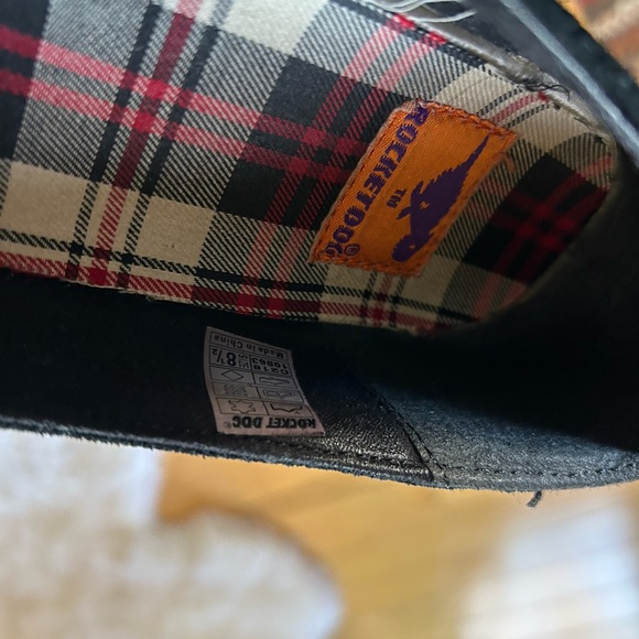 Rocket Dog Black Flats with Moccasin Stitching - Picture 6 of 7